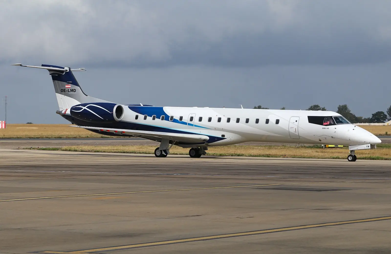 Embraer 145EP OE-LMD operated by JETCOM, exterior