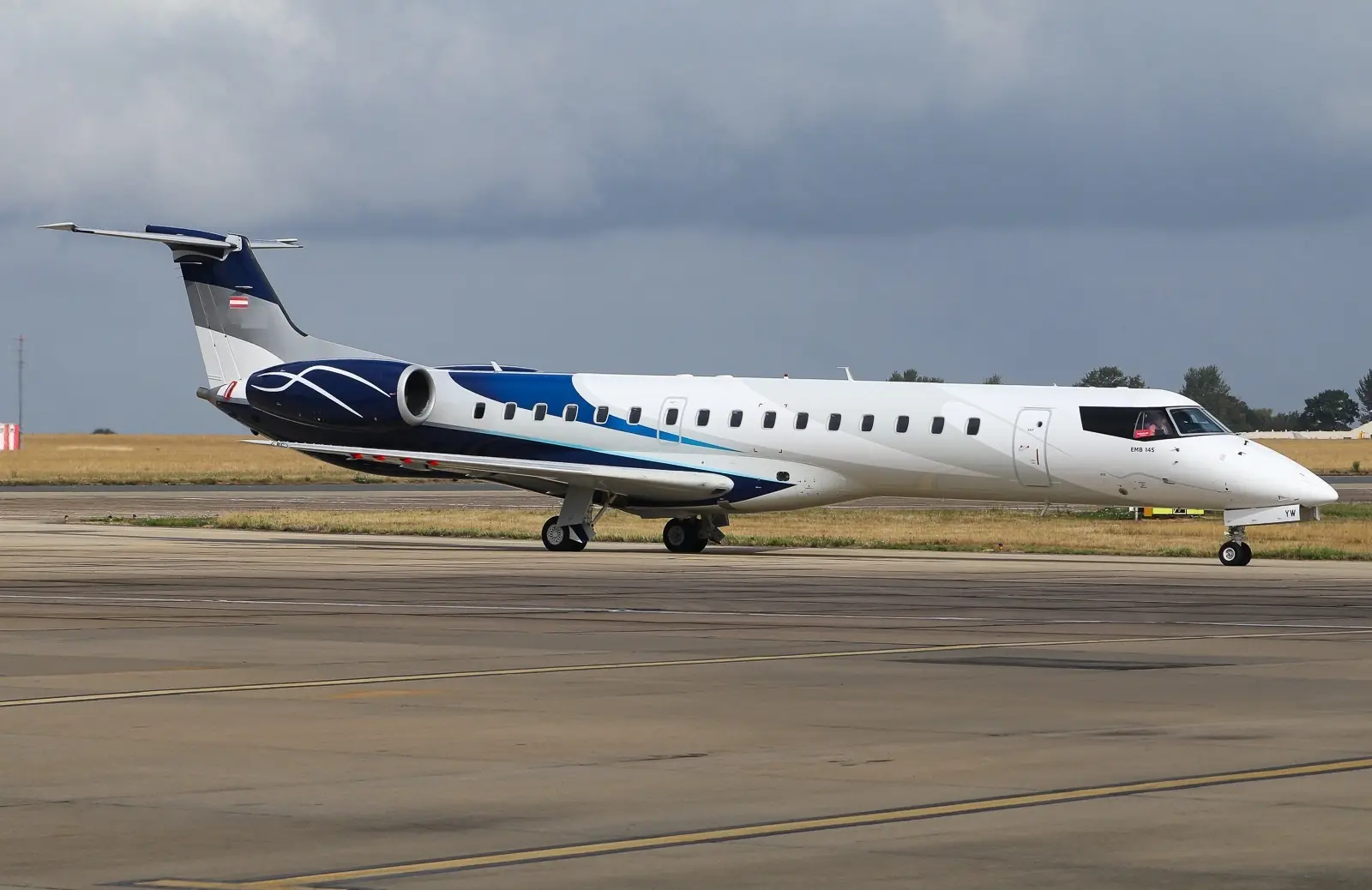 Embraer 145EP OE-LMD operated by JETCOM photo 6