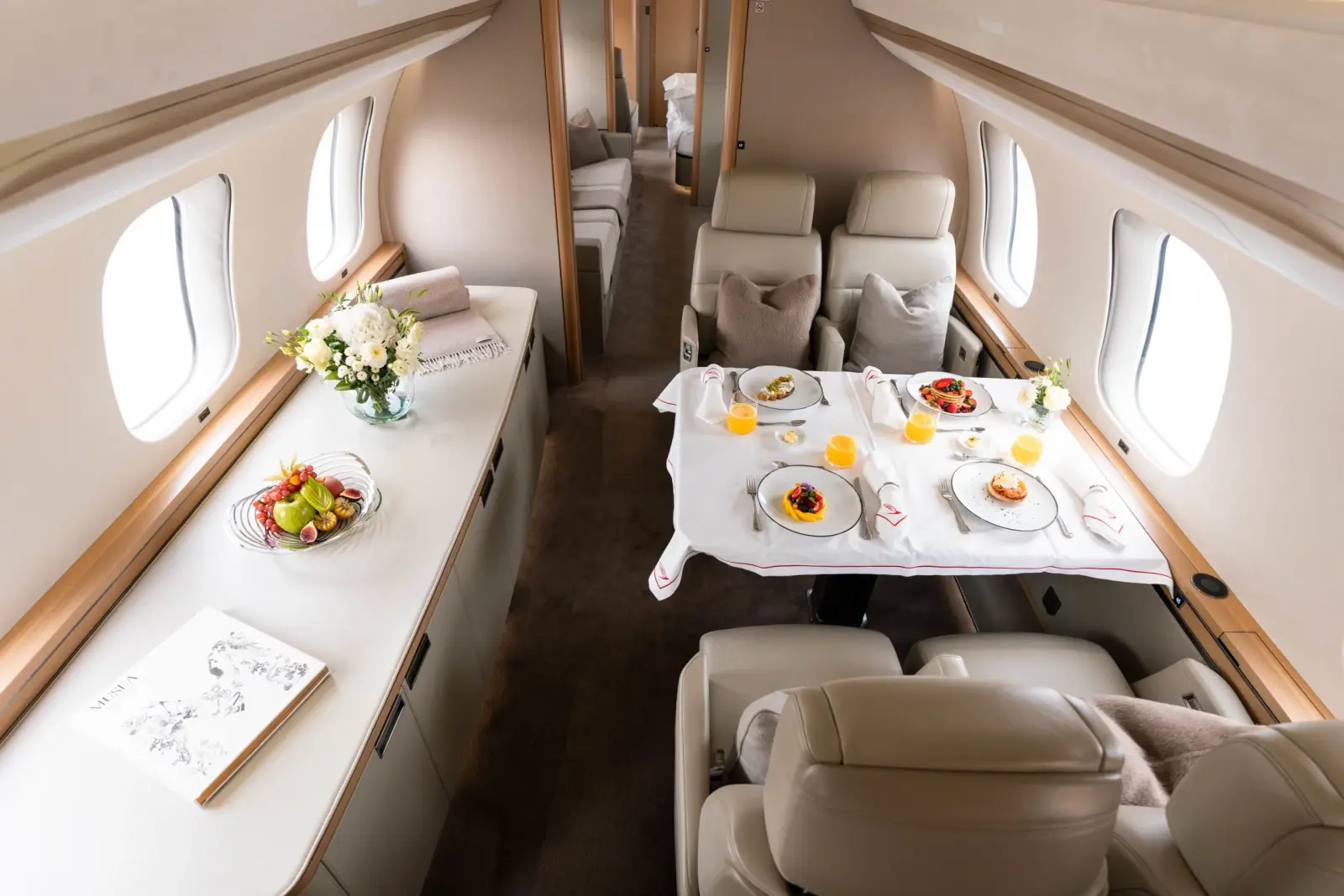 Bombardier Global 7500 OE-LOE operated by SPARFELL Aviation Group photo 4