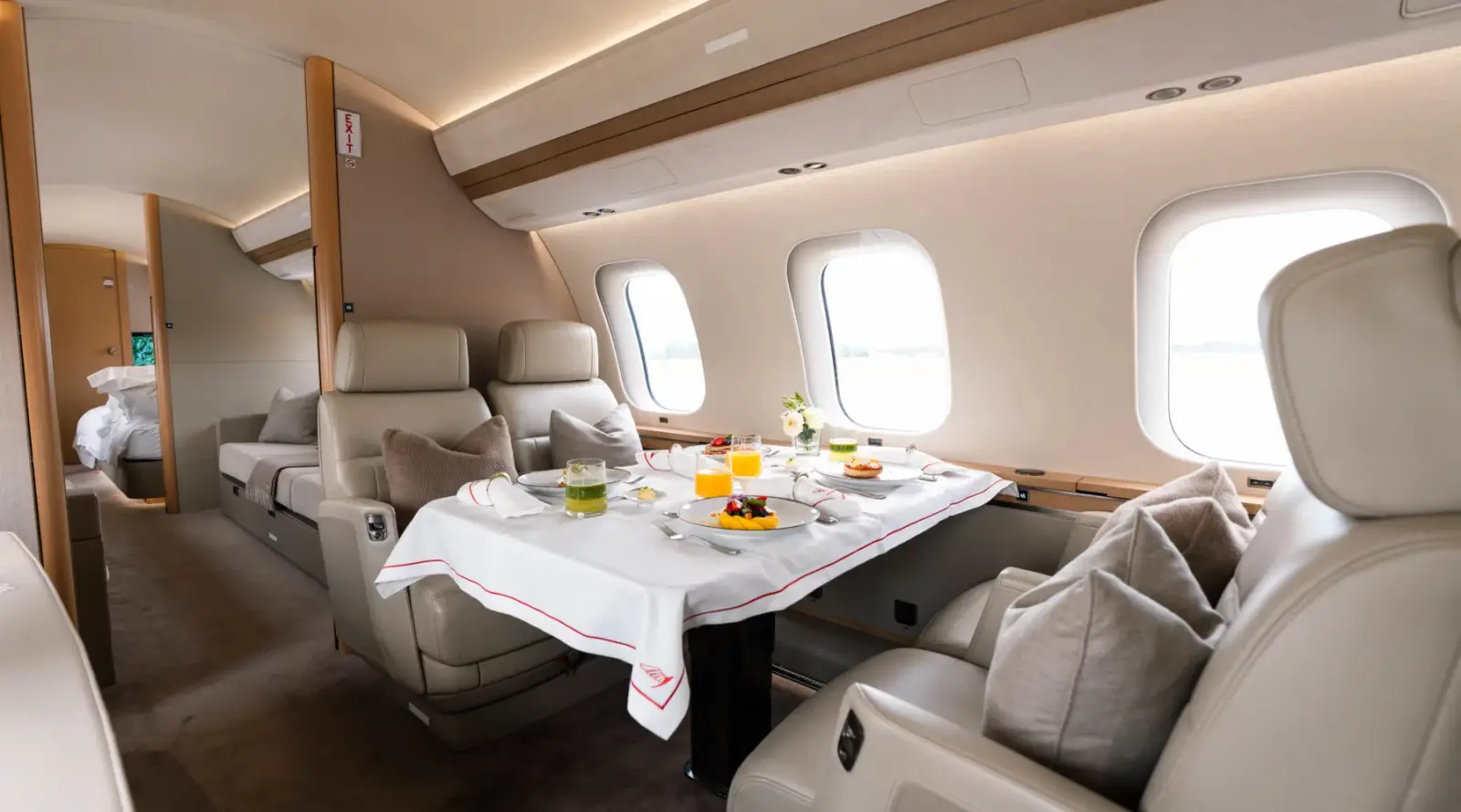 Bombardier Global 7500 OE-LOE operated by SPARFELL Aviation Group photo 5
