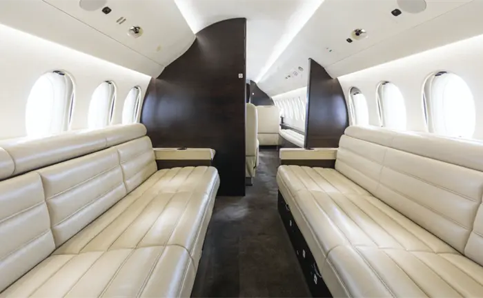 Dassault Falcon 7X OE-LRR operated by Avcon Jet AG photo 3