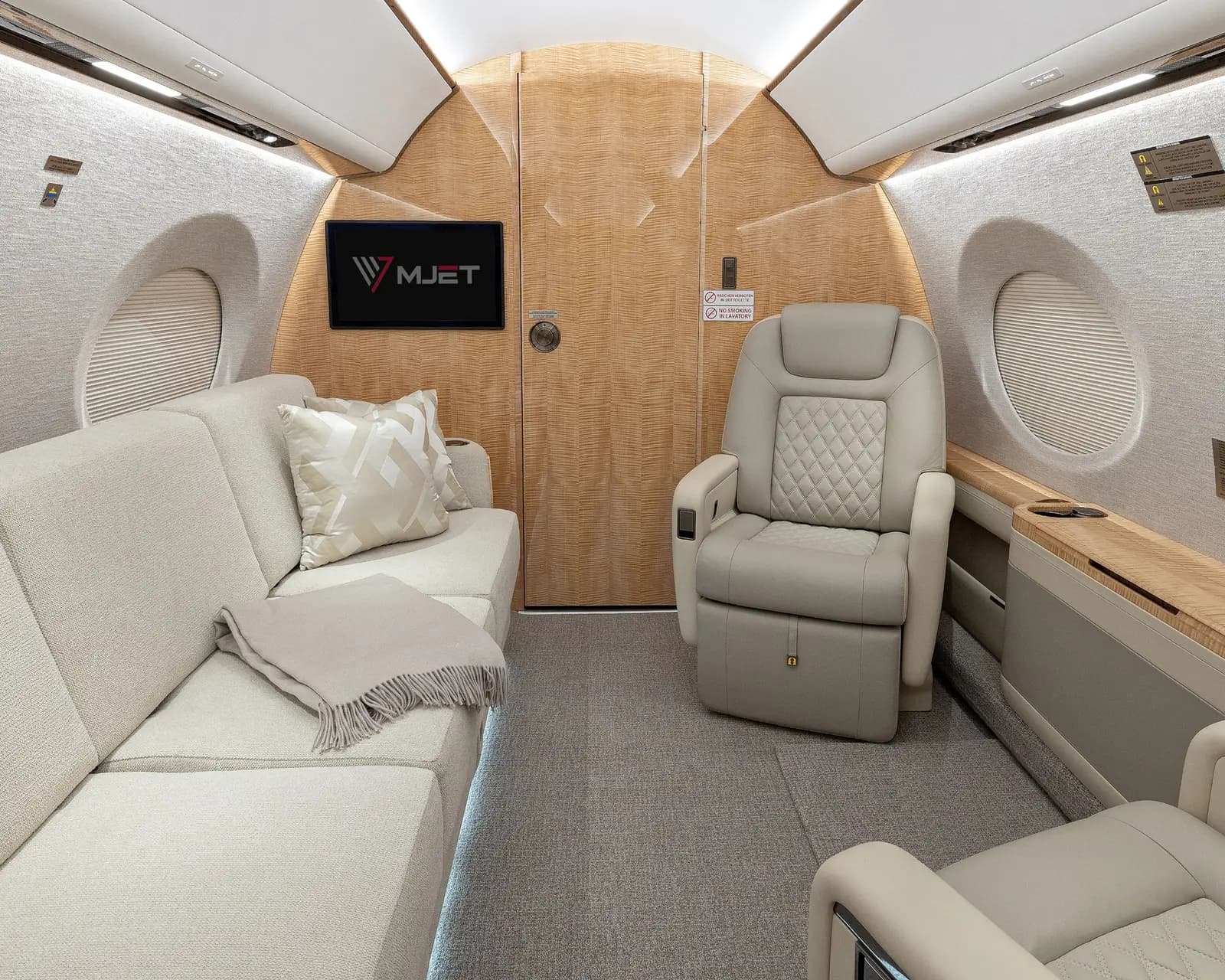 Gulfstream GVII-G500 OE-LVA operated by Alpine Sky Jets Ltd. photo 3