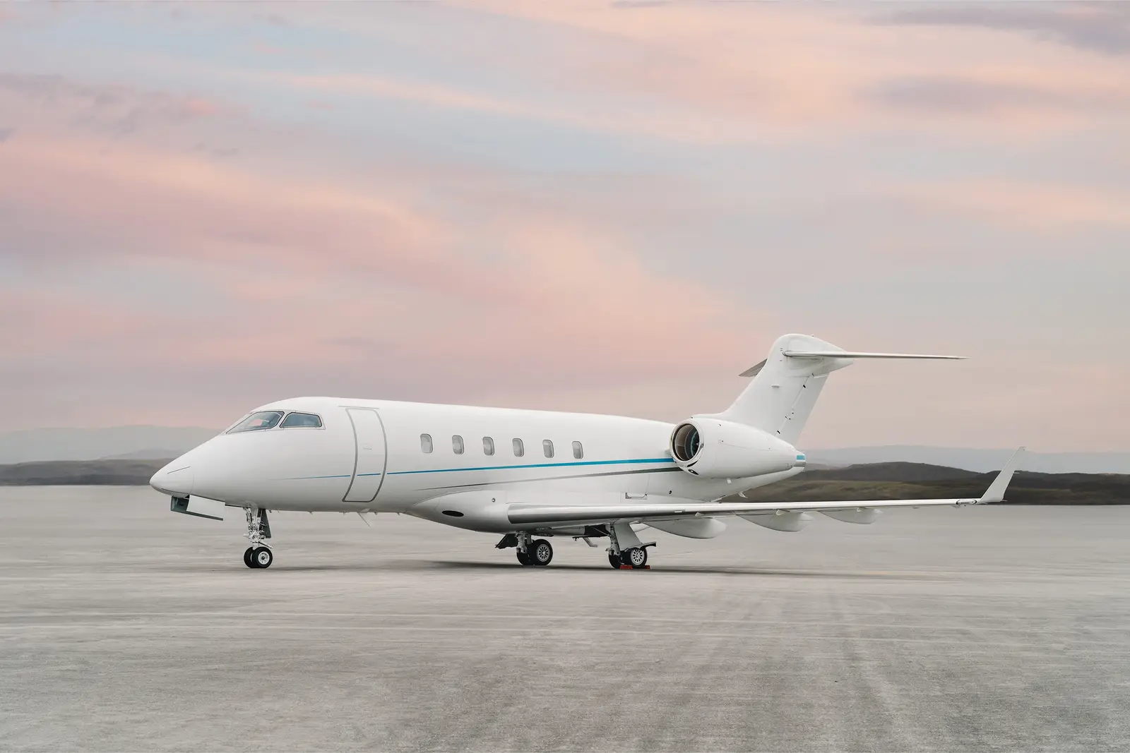 Bombardier Challenger 300 OK-AOA operated by Elio Jet photo 4