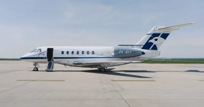 Beechcraft Hawker 4000 OK-BFF operated by JetBee Czech s.r.o. photo 4
