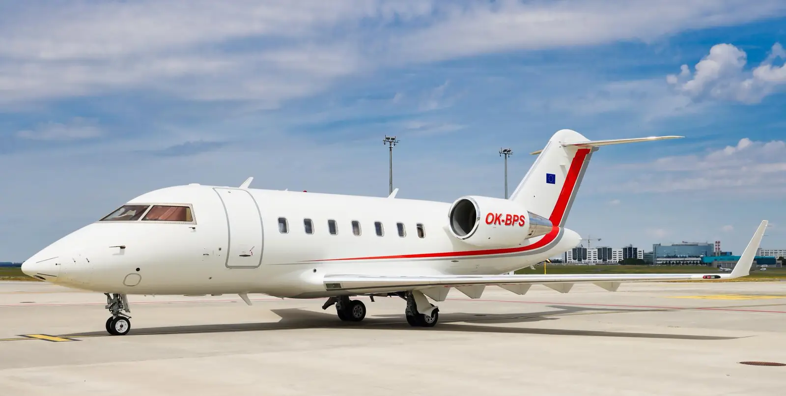 Bombardier Challenger 605 OK-BPS operated by Eclair Aviation, exterior
