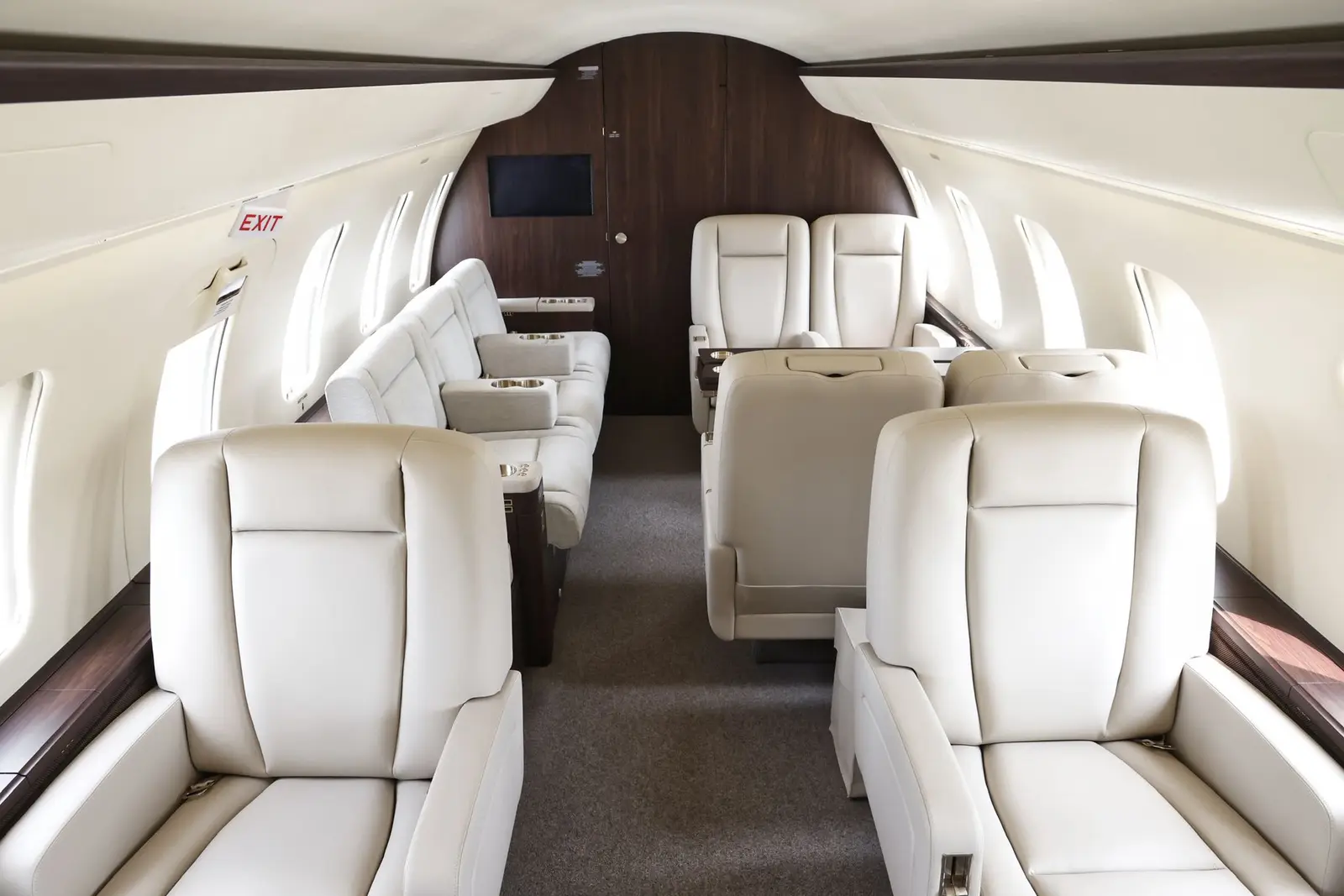 Bombardier Challenger 605 OK-BPS operated by Eclair Aviation photo 3
