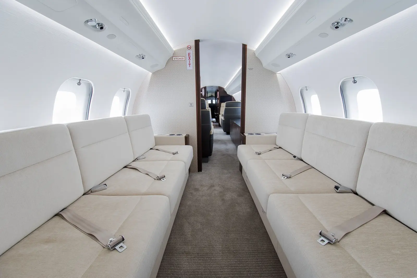Bombardier Global 6000 OK-GRX operated by Eclair Aviation photo 5