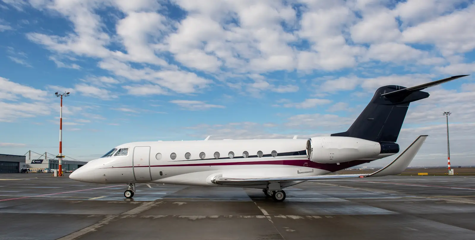 Gulfstream G280 OK-GTX operated by Eclair Aviation photo 6
