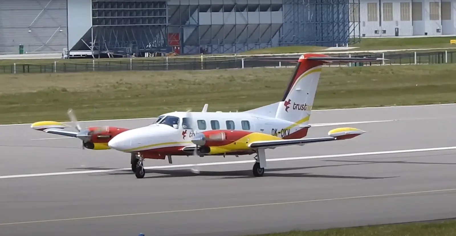 Piper PA-42-720 Cheyenne III OK-OKV