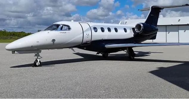 Embraer Phenom 300 OK-PHE