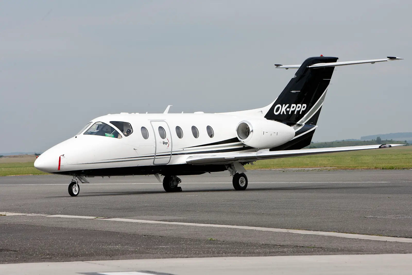 Nextant 400XT OK-PPP operated by Time Air photo 2