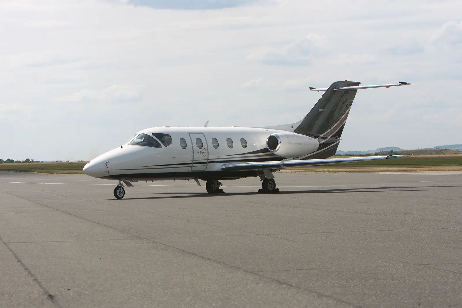 Nextant 400XT OK-RAH operated by Time Air photo 4