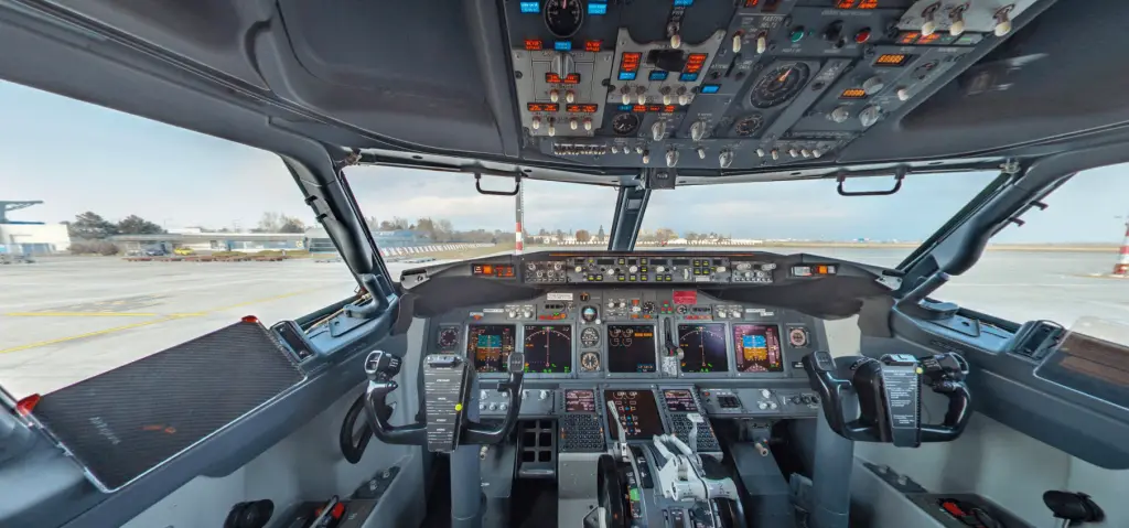 Boeing 737-800 OM-IEX operated by AirExplore, s.r.o. photo 4