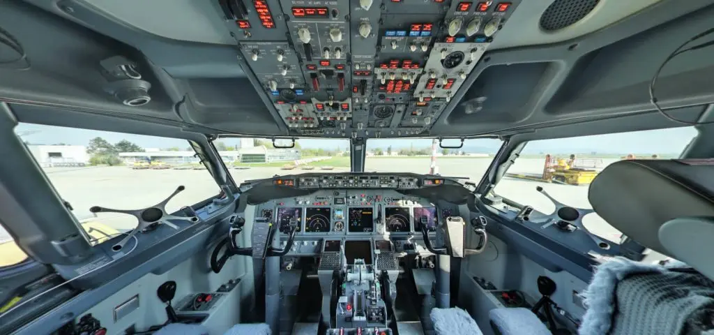 Boeing 737-800 OM-KEX operated by AirExplore, s.r.o. photo 4