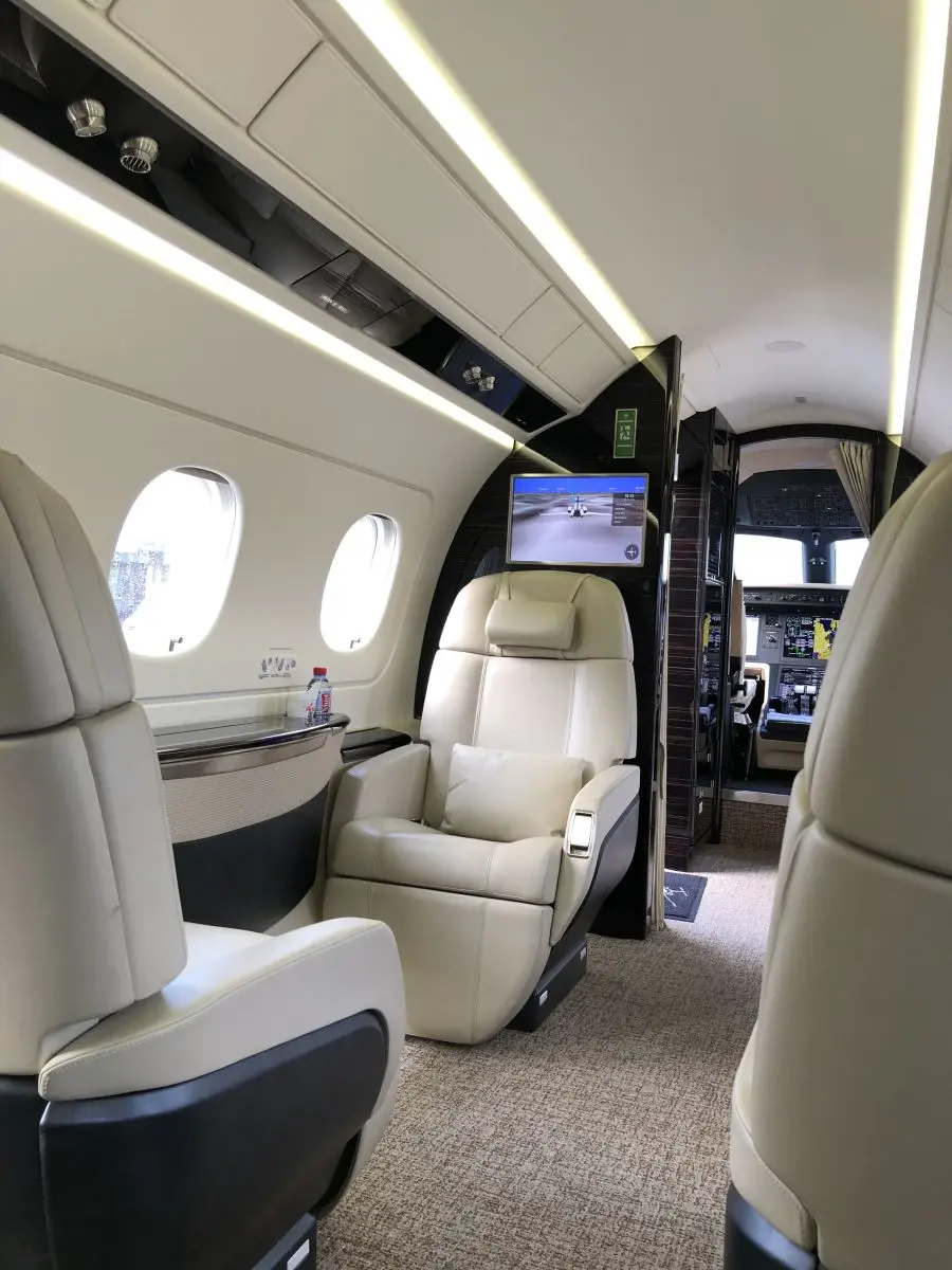 Embraer Legacy 450 OO-NEY operated by ASL Group photo 5