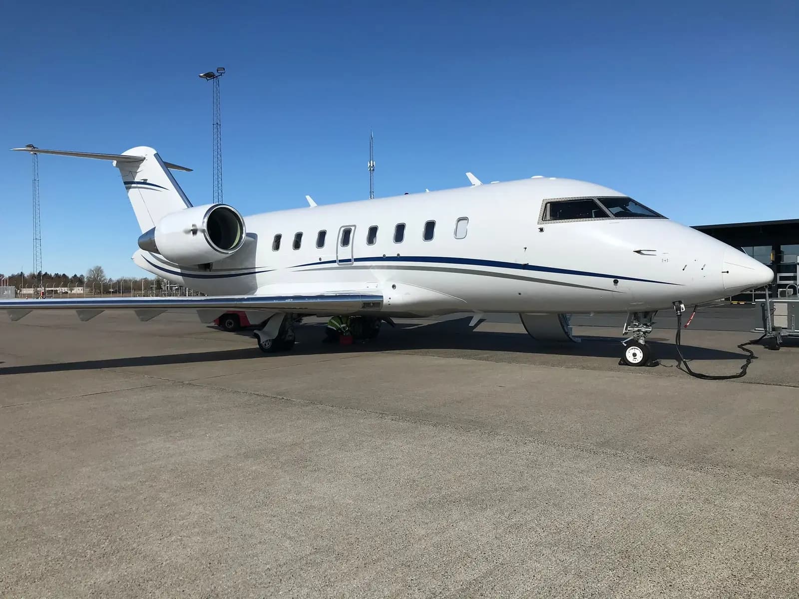 Bombardier Challenger 605 OY-CCH operated by Flexflight Group photo 4