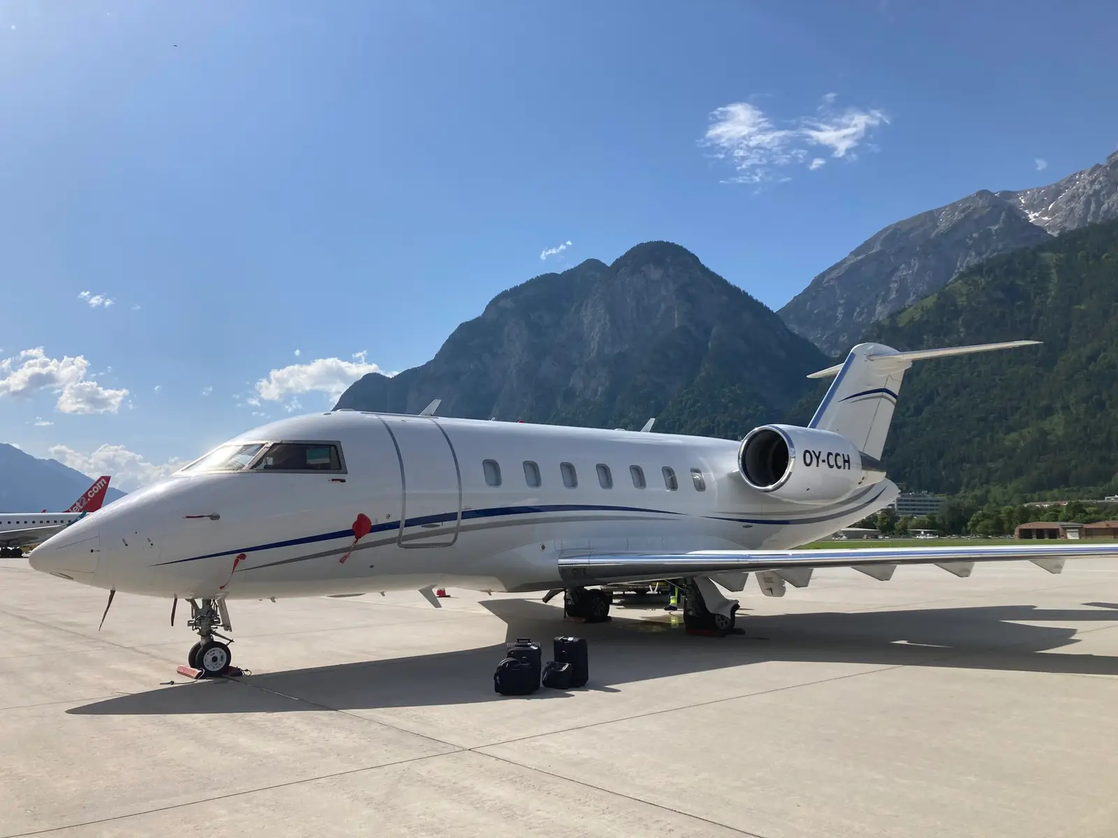 Bombardier Challenger 605 OY-CCH operated by Flexflight Group photo 6