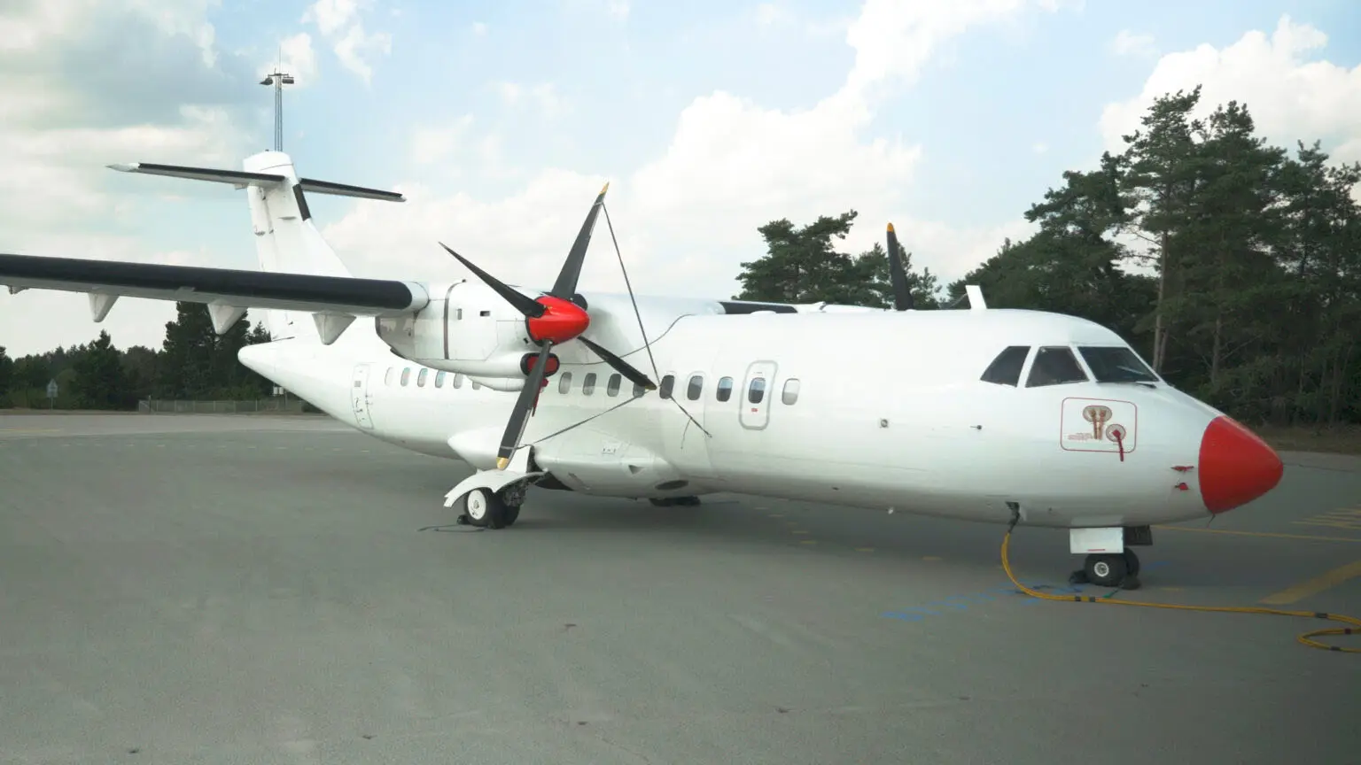 ATR 42-310 OY-CIU operated by Danish Air Transport photo 4