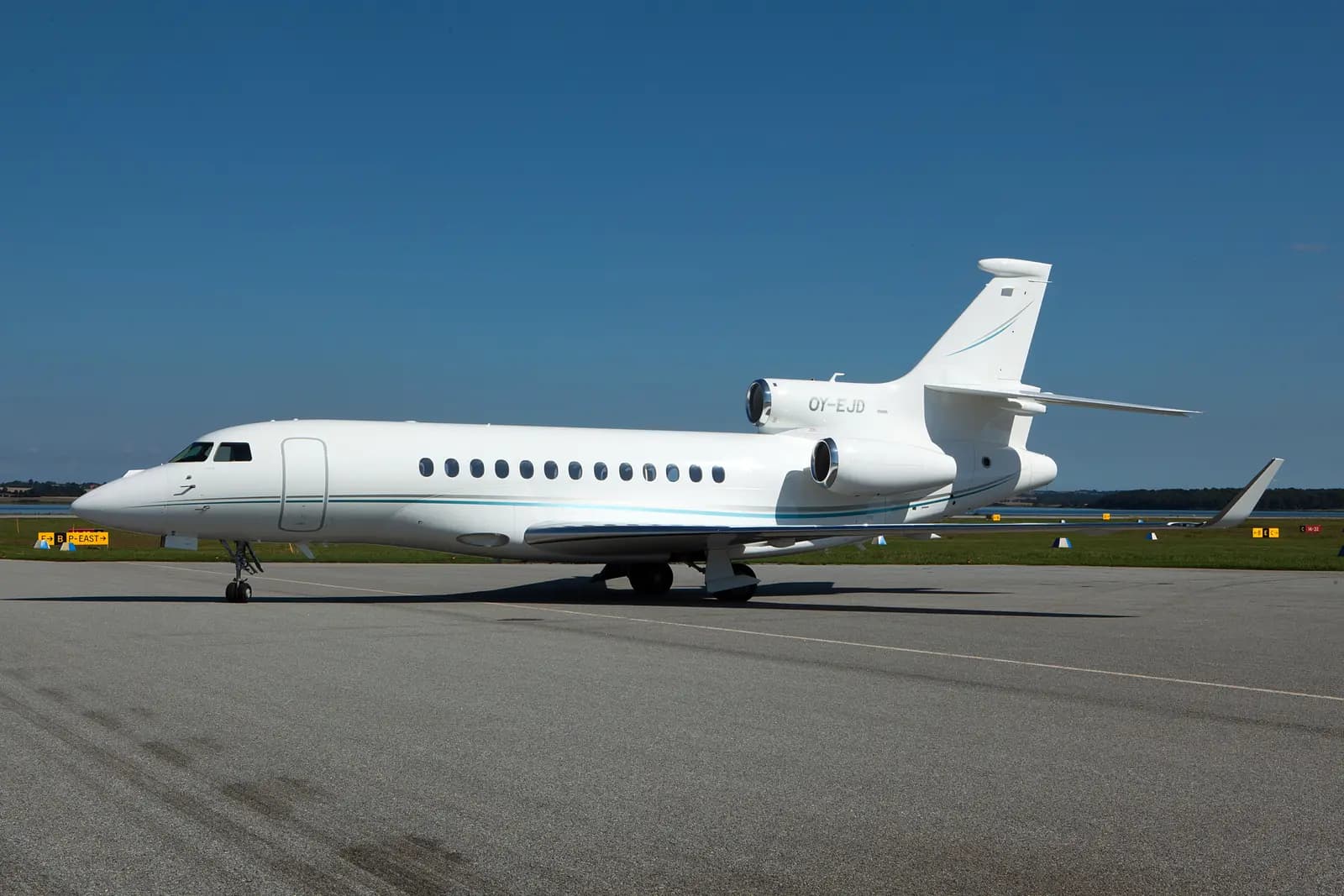 Dassault Falcon 7X OY-EJD operated by Air Alsie, exterior