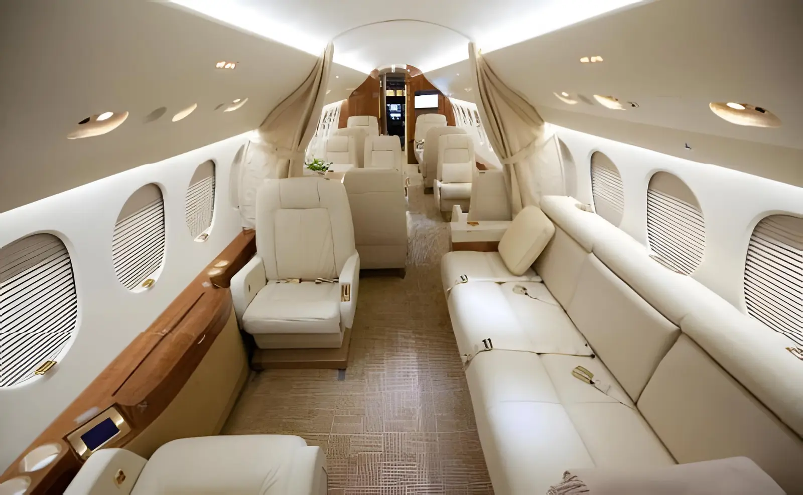Dassault Falcon 7X OY-EJD operated by Air Alsie photo 2