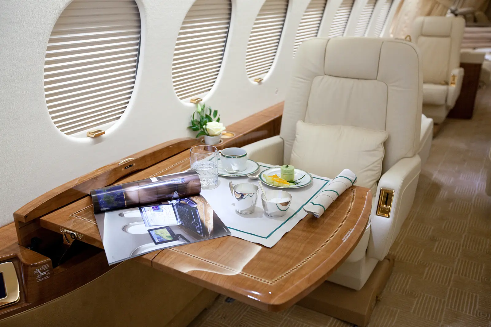 Dassault Falcon 7X OY-EJD operated by Air Alsie photo 5