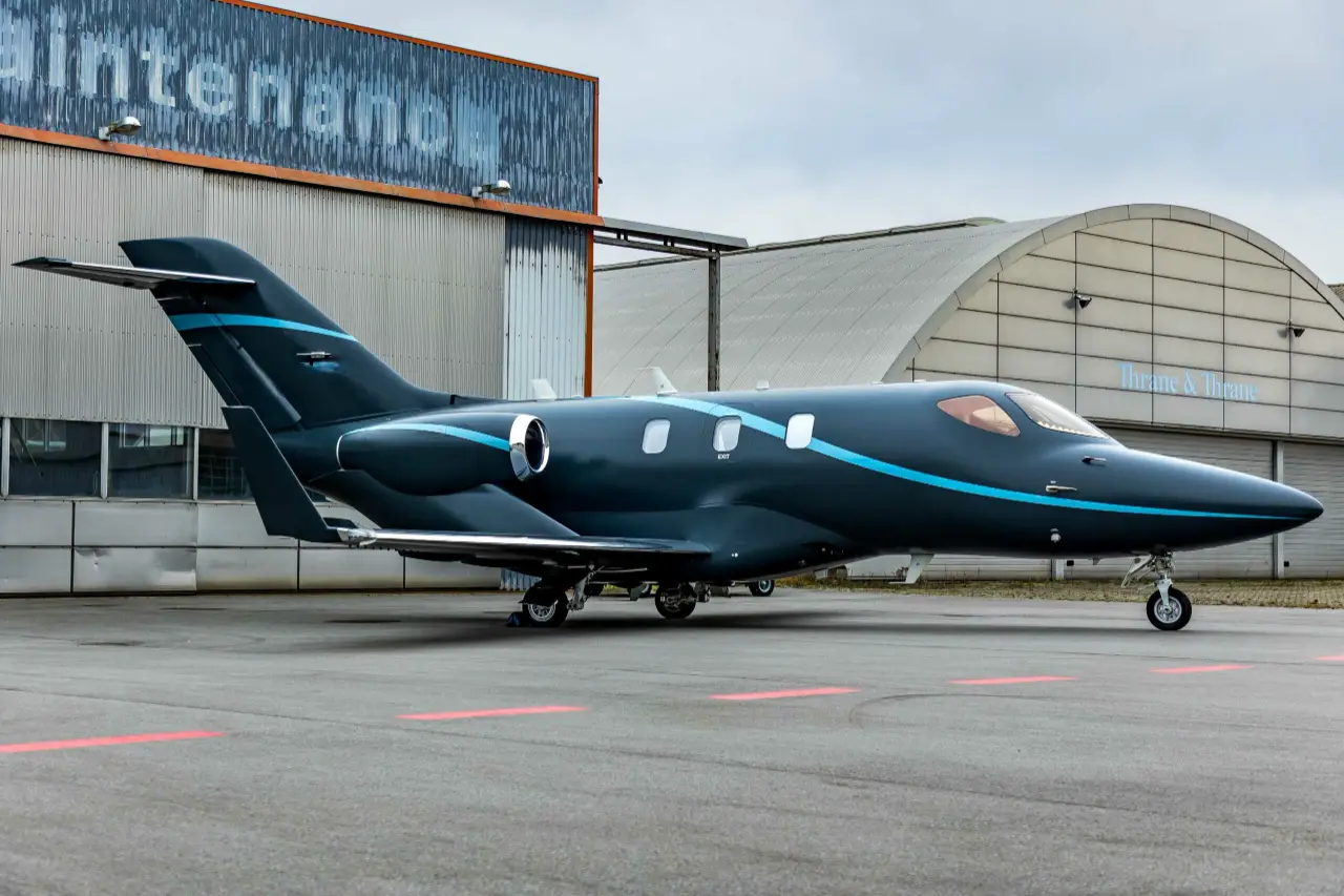 Honda HondaJet OY-ERS operated by Flexflight Group photo 2