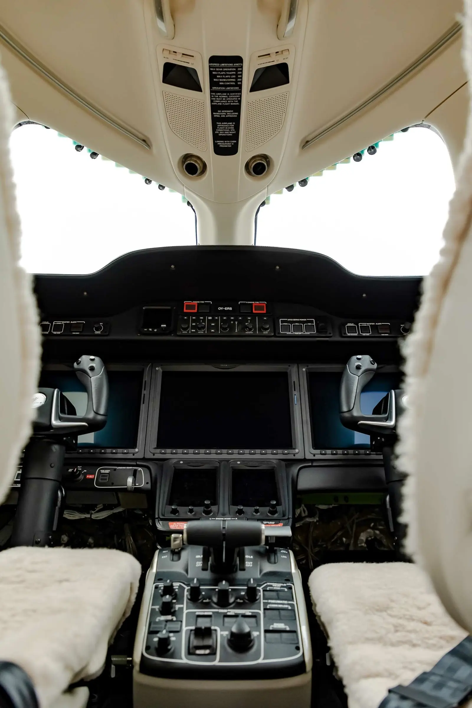 Honda HondaJet OY-ERS operated by Flexflight Group photo 4