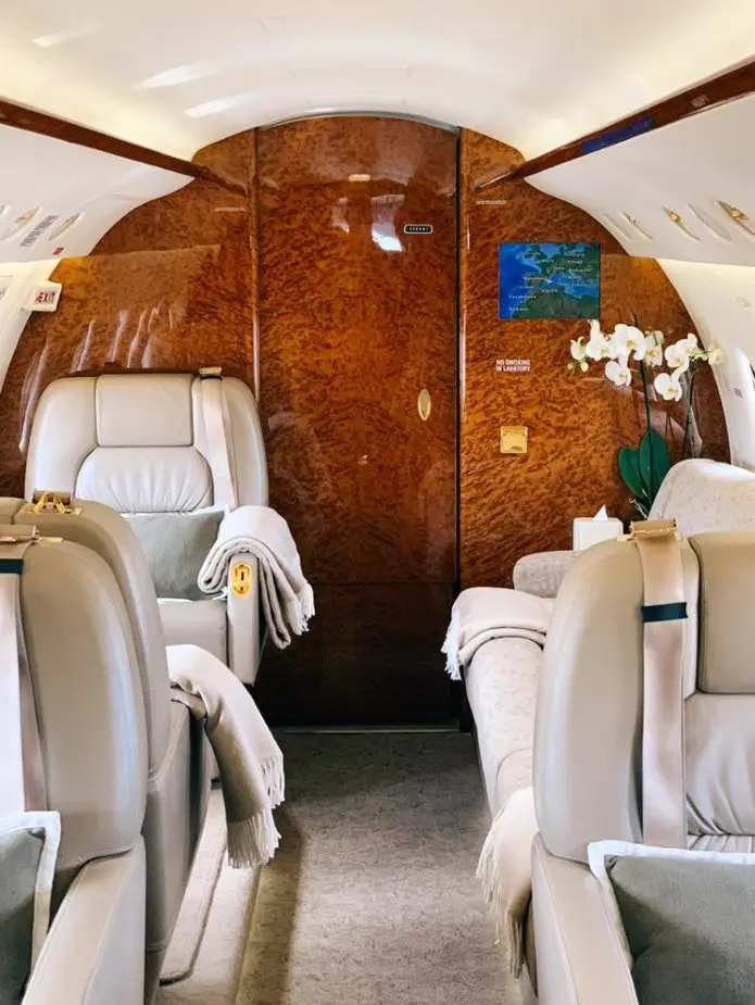Gulfstream G200 OY-IUV operated by Flexflight Group photo 2