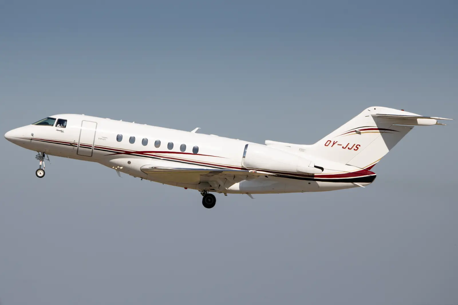 Beechcraft Hawker 4000 OY-JJS operated by JoinJet, exterior