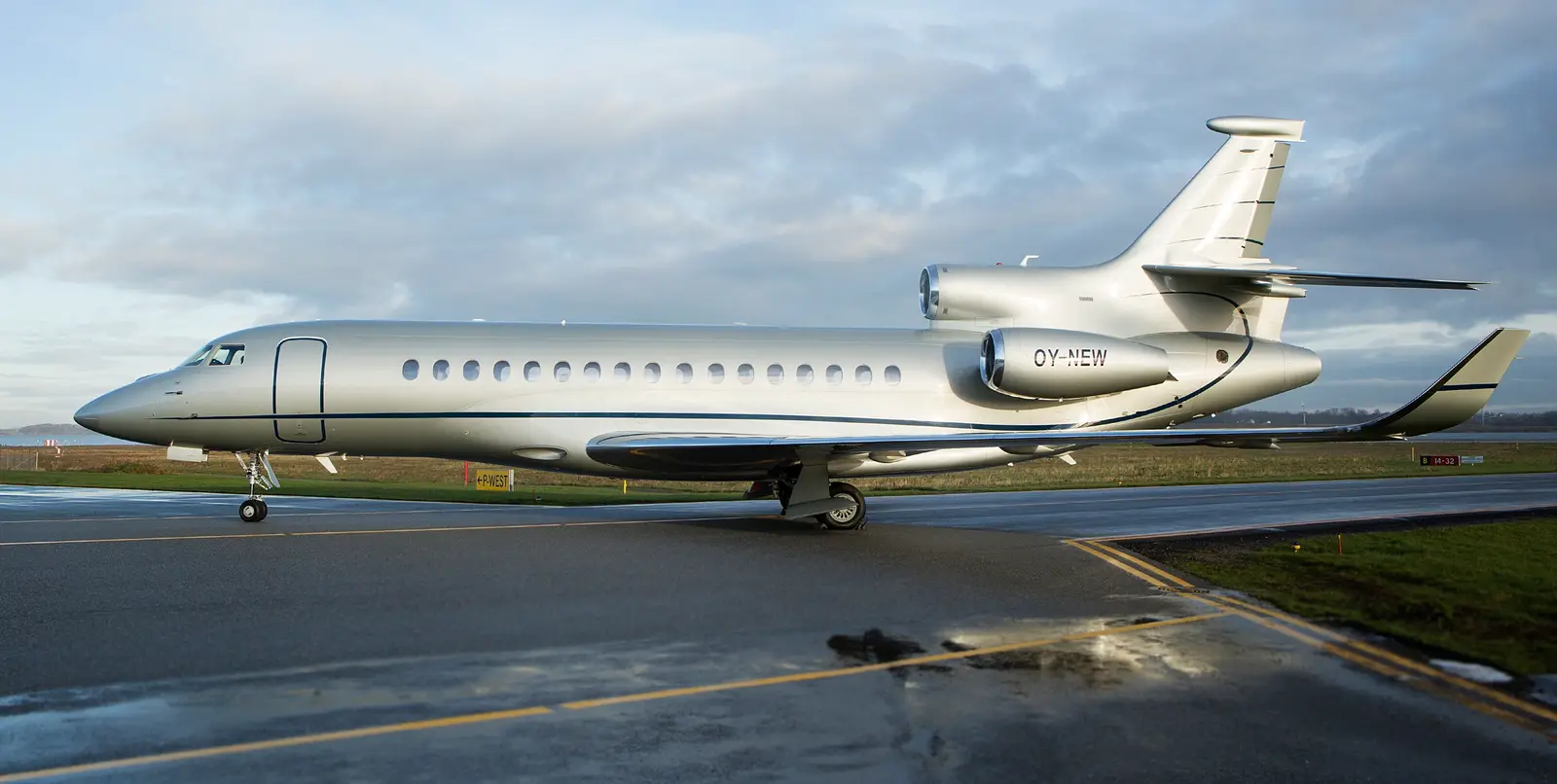 Dassault Falcon 8X OY-NEW operated by Air Alsie, exterior