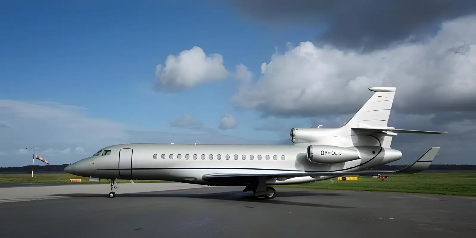 Dassault Falcon 8X OY-OLD operated by Air Alsie, exterior