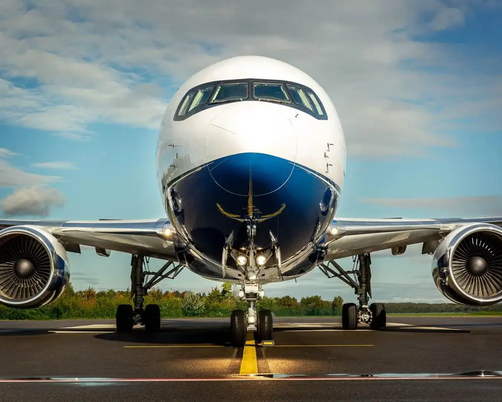 Boeing 767-300 P4-CLA operated by Comlux Aviation photo 5