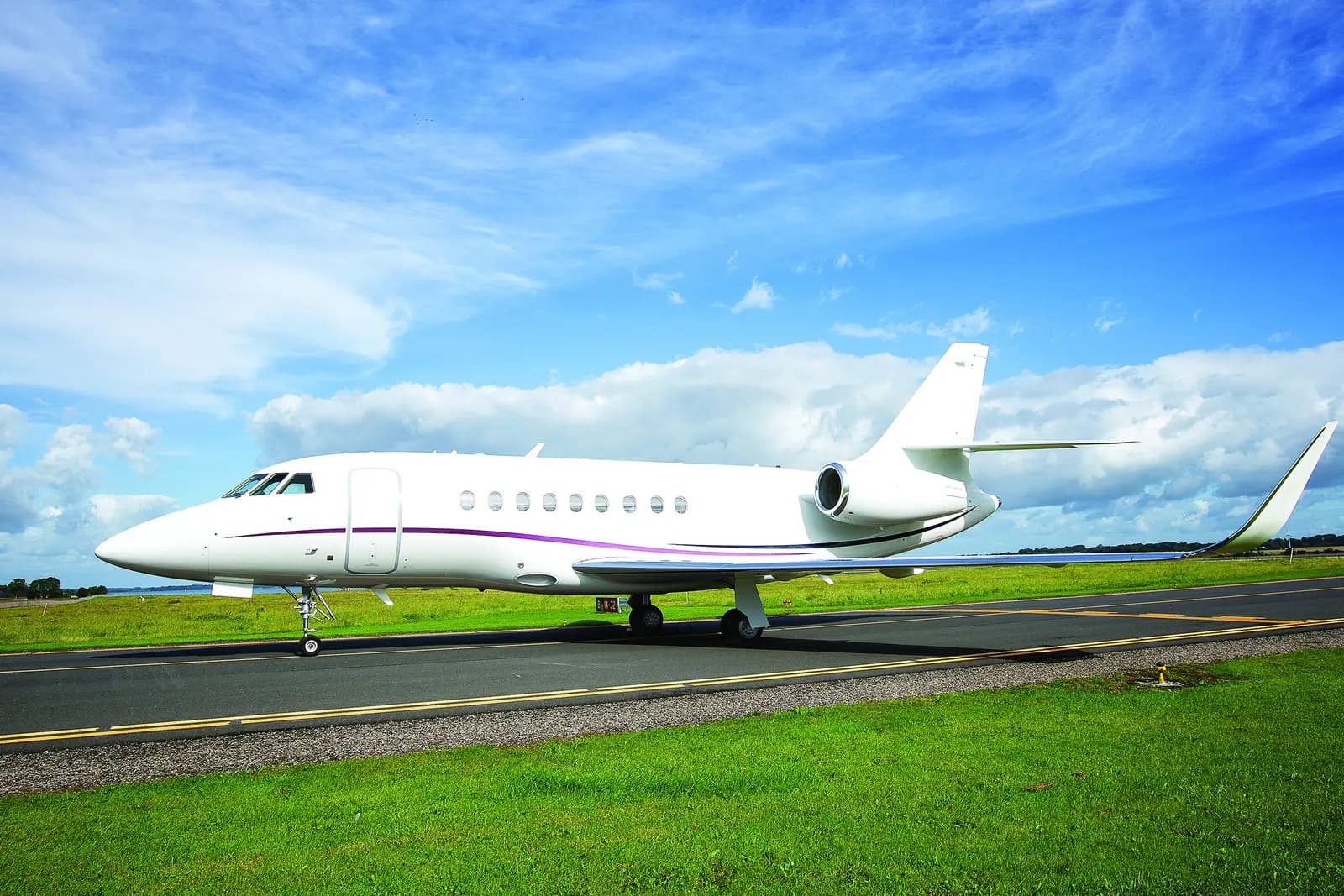 Dassault Falcon 2000LXS PH-CGV operated by Air Alsie photo 4