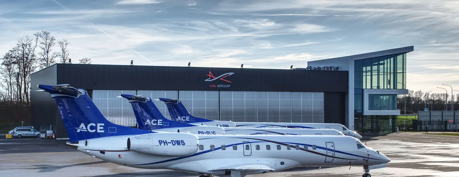 Embraer 135LR PH-DWC operated by Jetnetherlands, exterior