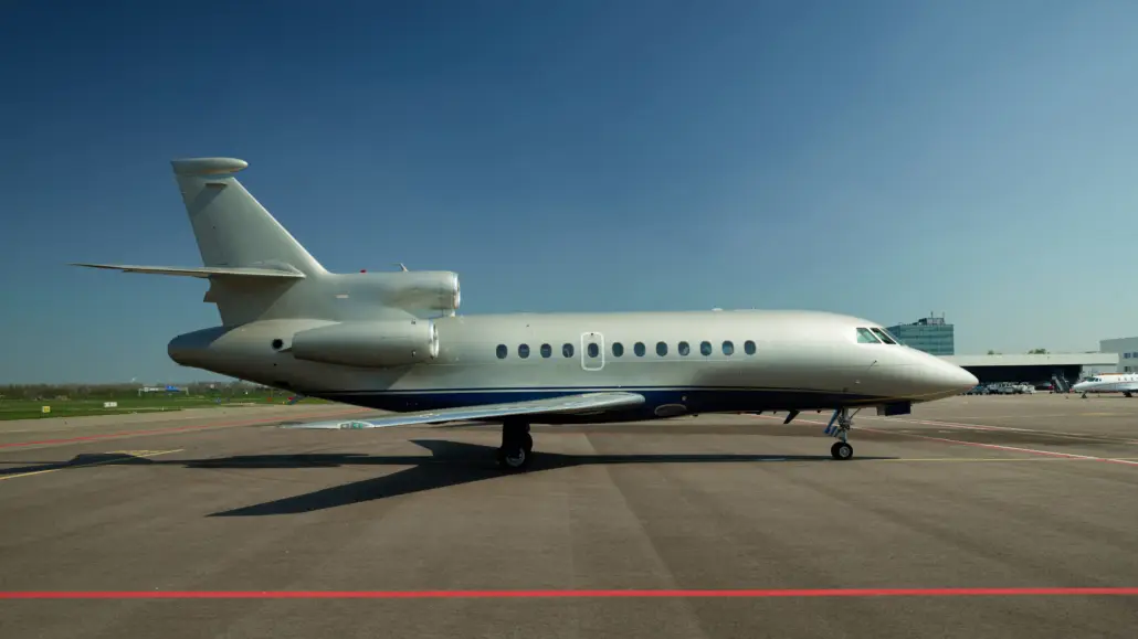 Dassault Falcon 900C PH-STB operated by Exxaero photo 4