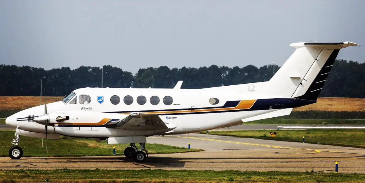 Beechcraft King Air B200 PH-ZCZ operated by Zeusch Aviation photo 2