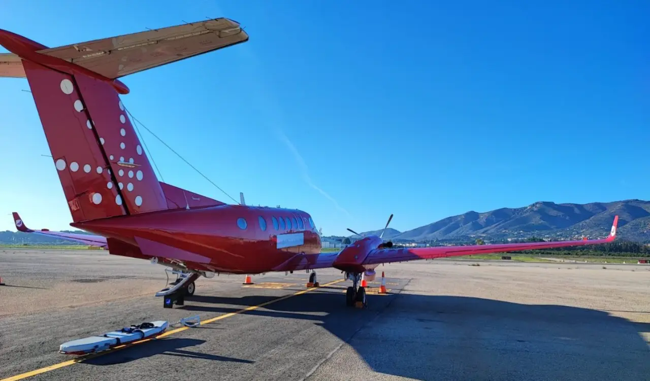 Beechcraft King Air B200 PH-ZDZ operated by Zeusch Aviation photo 2