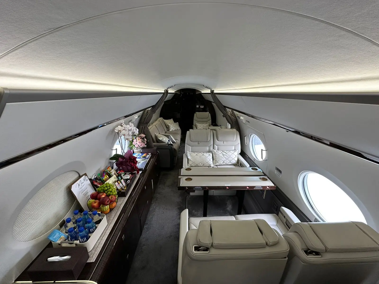 Gulfstream G450 PK-BON operated by CeoJetset (PT. Jet Eksekutif Travya) photo 3