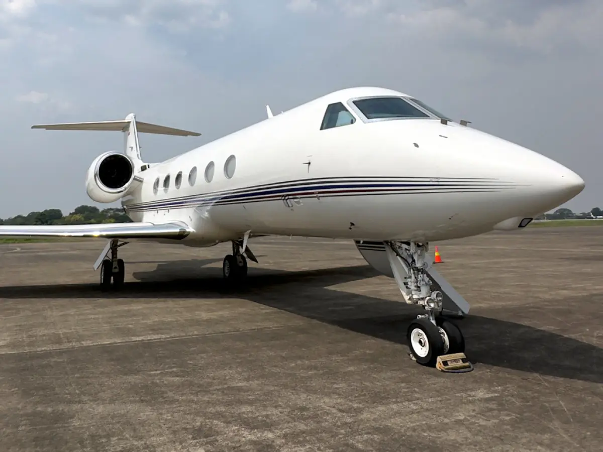 Gulfstream G450 PK-BON operated by CeoJetset (PT. Jet Eksekutif Travya) photo 6