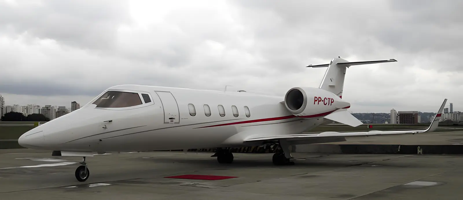 Bombardier Learjet 60XR PP-CTP operated by Colt Aviation photo 2