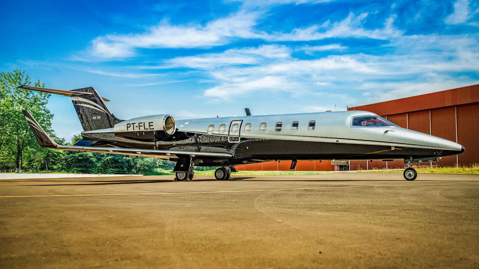 Bombardier Learjet 45 PT-FLE operated by Air Jet Taxi Aereo LTDA, exterior