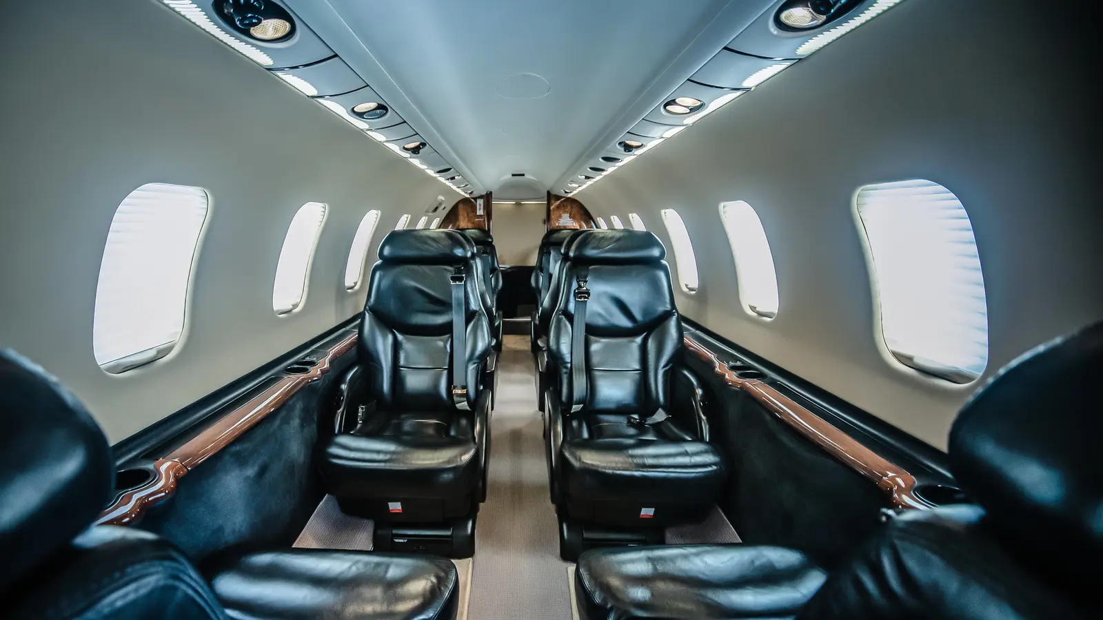 Bombardier Learjet 45 PT-FLE operated by Air Jet Taxi Aereo LTDA photo 2