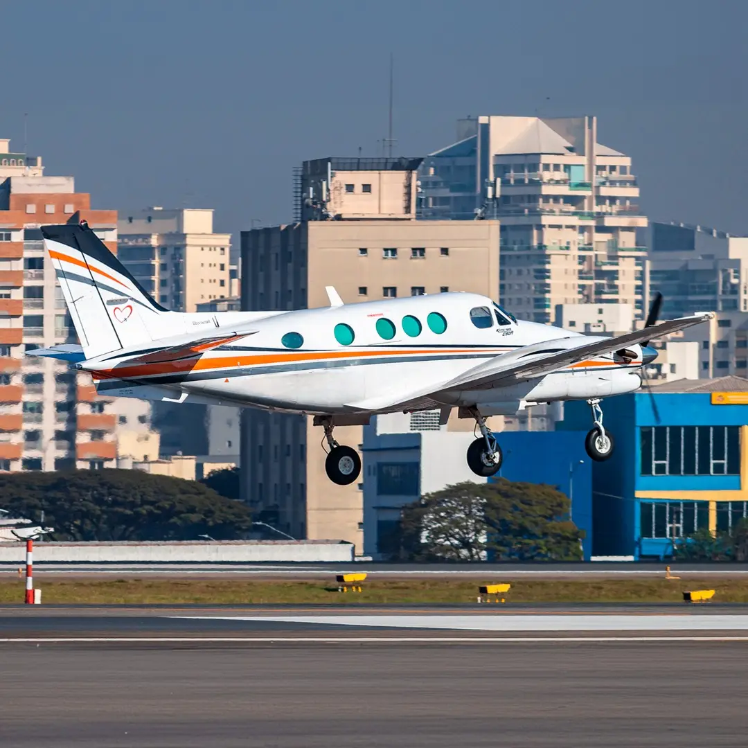 Beechcraft King Air C90A PT-ORZ operated by Brasil Vida Taxi Aereo photo 2