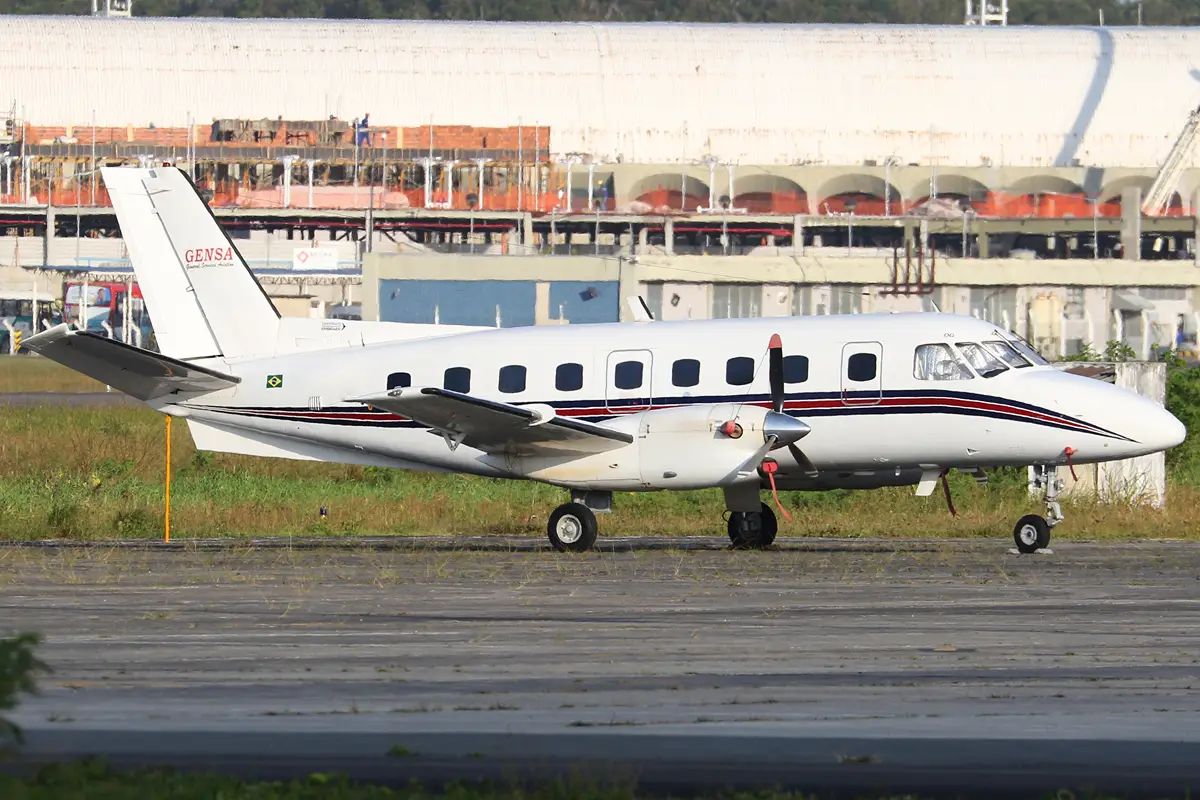 Embraer 110 PT-SOG operated by General Servicos Aereos Ltda photo 2