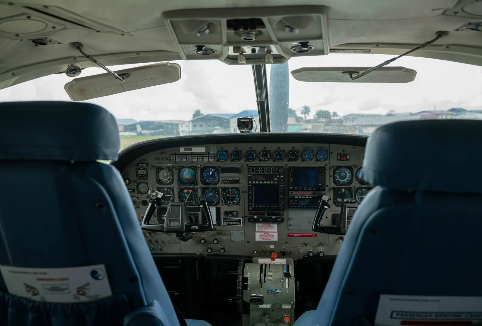 Cessna 208B Grand Caravan PZ-TSB operated by Blue Wing Airlines photo 3