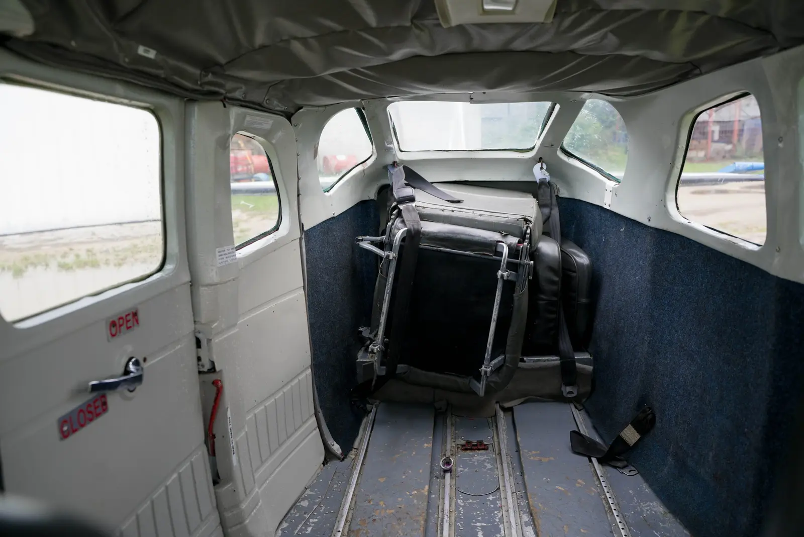 Cessna 206 PZ-TSC operated by Blue Wing Airlines photo 2
