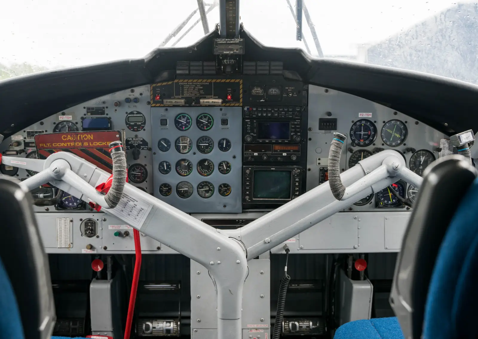 De Havilland DHC-6-300 PZ-TSH operated by Blue Wing Airlines photo 5
