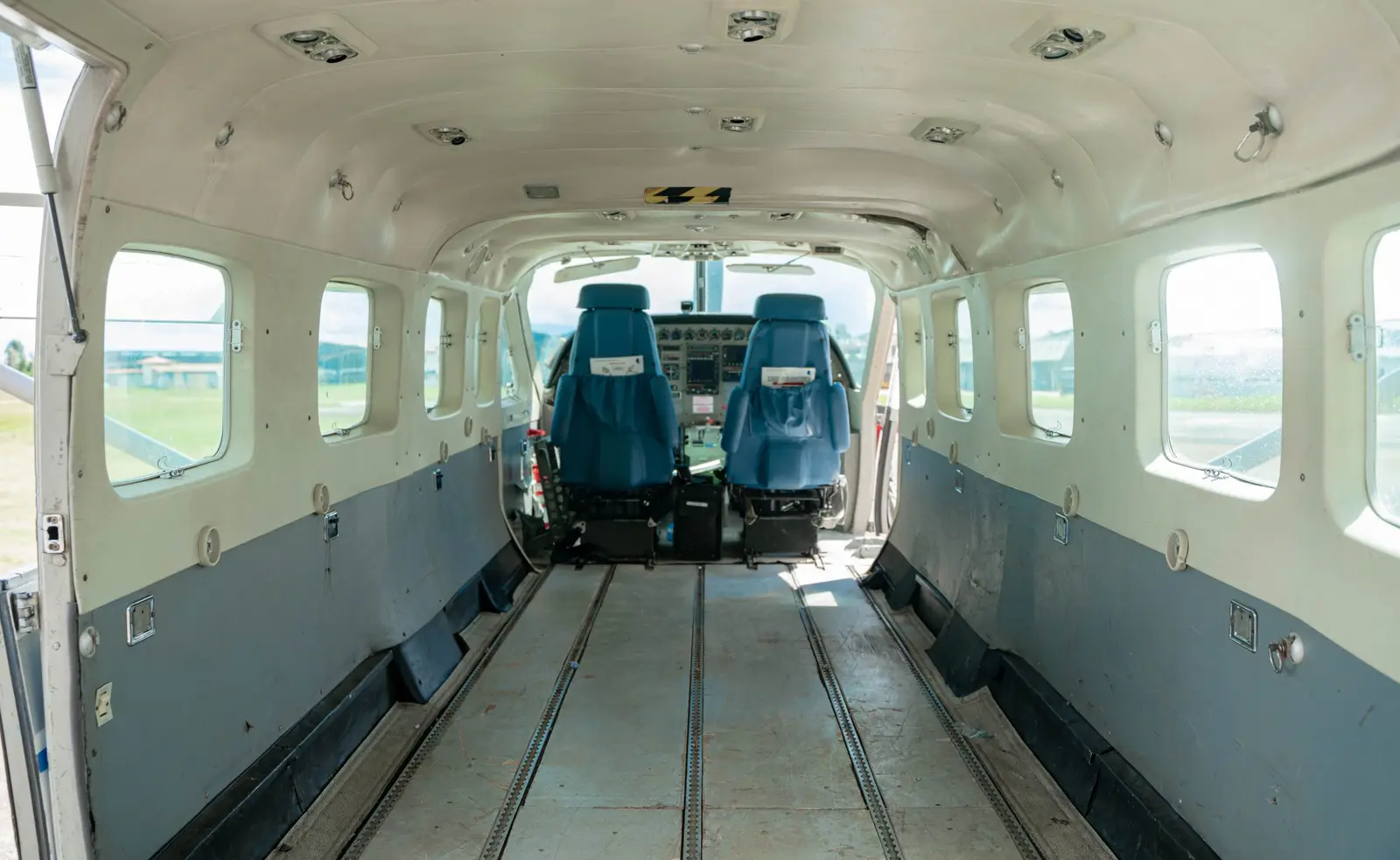 Cessna 208B Grand Caravan PZ-TSL operated by Blue Wing Airlines photo 2
