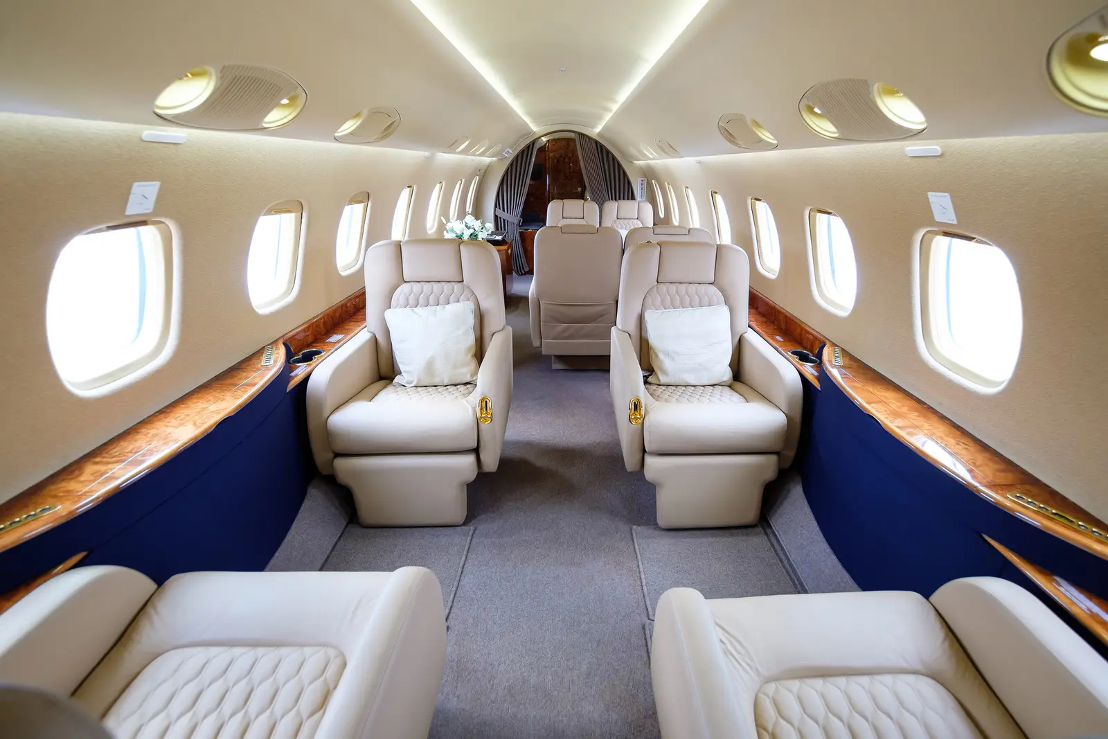 Embraer Legacy 600 RA-02757 operated by DreamJet photo 2