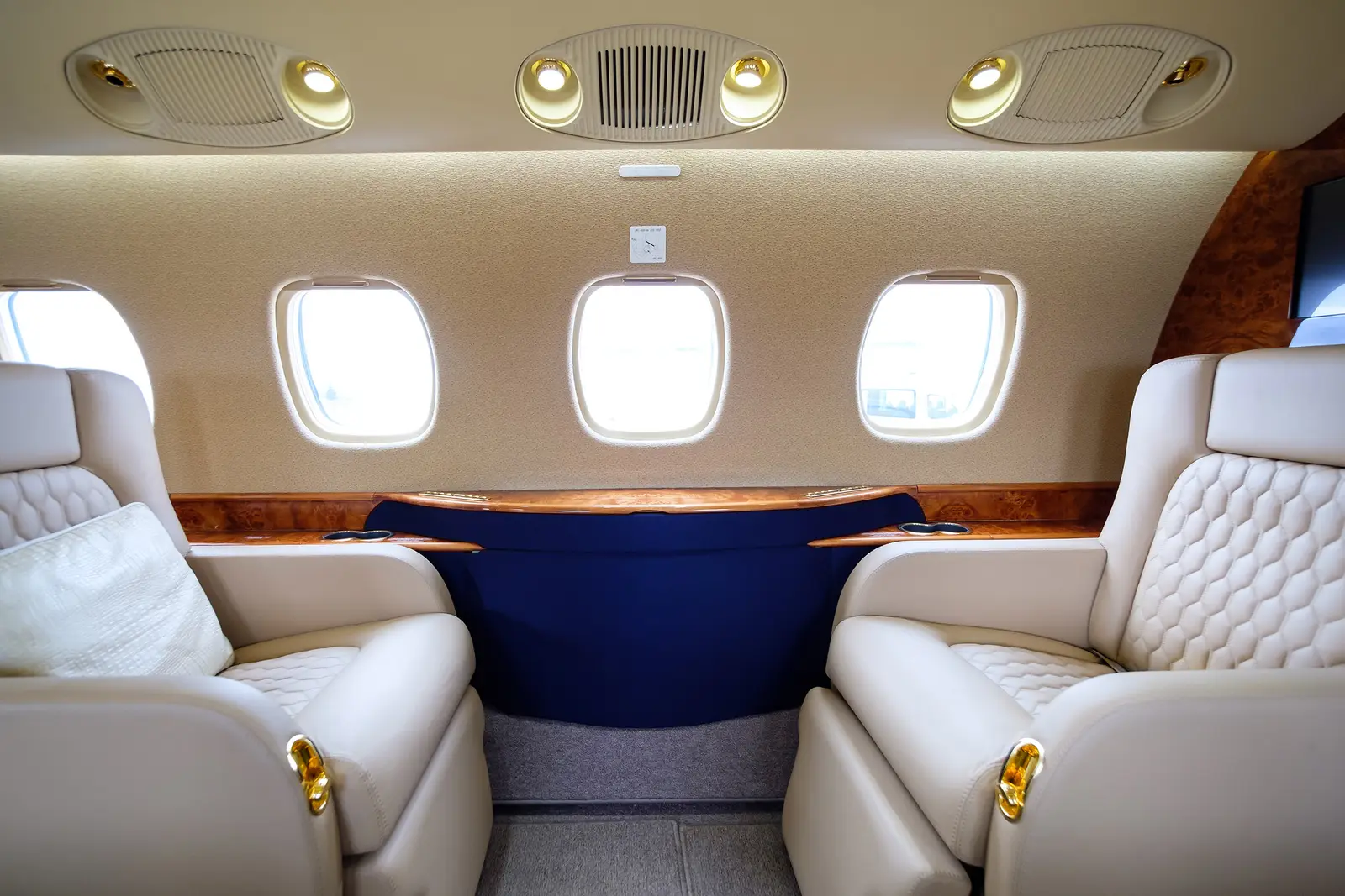 Embraer Legacy 600 RA-02757 operated by DreamJet photo 4